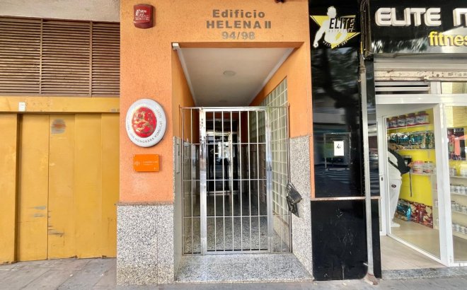 Resale - Apartment -
Torrevieja - Centro