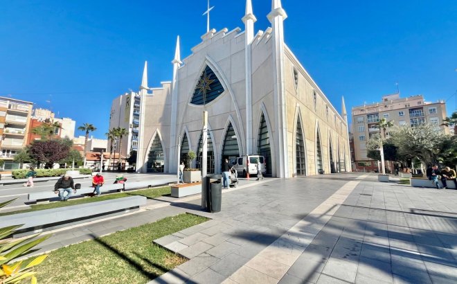 Resale - Apartment -
Torrevieja - Centro