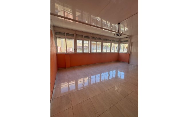 Resale - Penthouse -
Torrevieja - Playa de los Locos