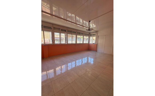Resale - Penthouse -
Torrevieja - Playa de los Locos
