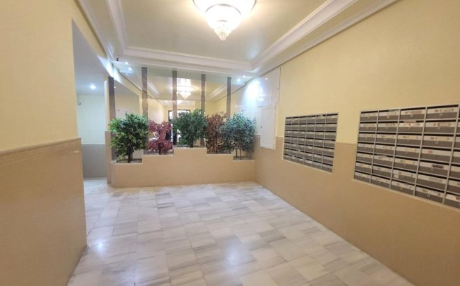 Resale - Apartment -
Torrevieja - Playa del Cura