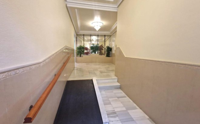 Resale - Apartment -
Torrevieja - Playa del Cura