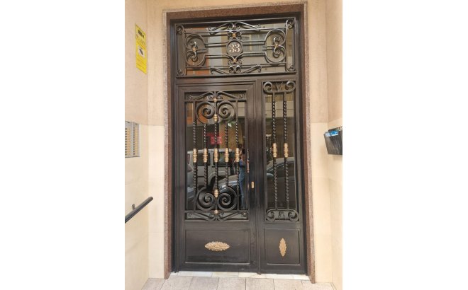 Resale - Apartment -
Torrevieja - Playa del Cura