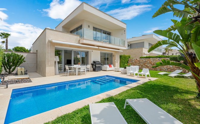 Resale - Villa -
Orihuela Costa - Costa Blanca