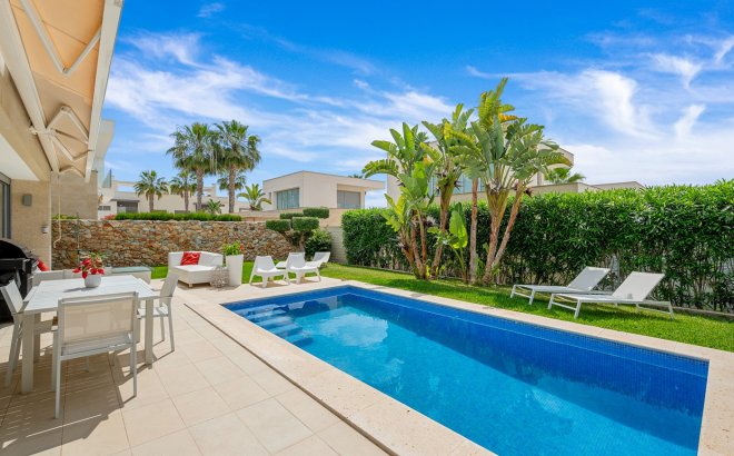 Resale - Villa -
Orihuela Costa - Costa Blanca