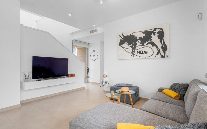 Resale - Villa -
Orihuela Costa - Costa Blanca