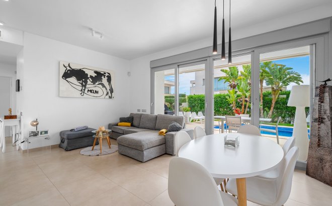 Resale - Villa -
Orihuela Costa - Costa Blanca