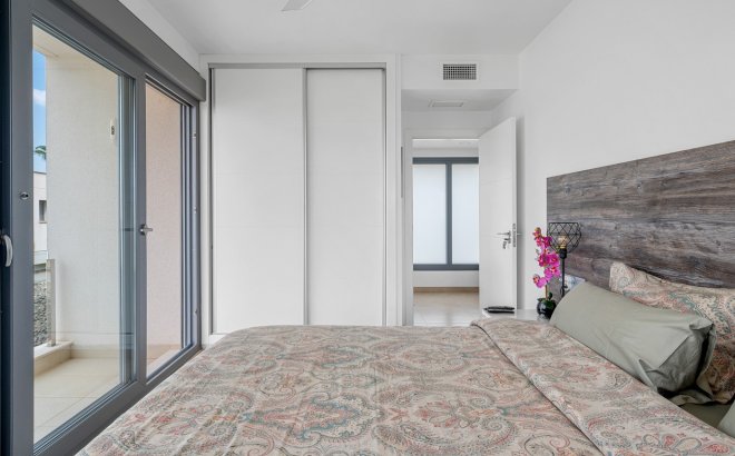 Resale - Villa -
Orihuela Costa - Costa Blanca