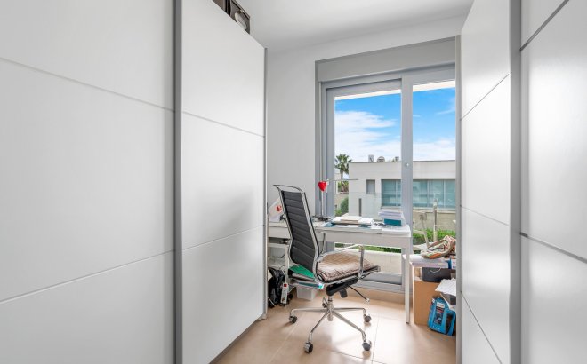 Resale - Villa -
Orihuela Costa - Costa Blanca