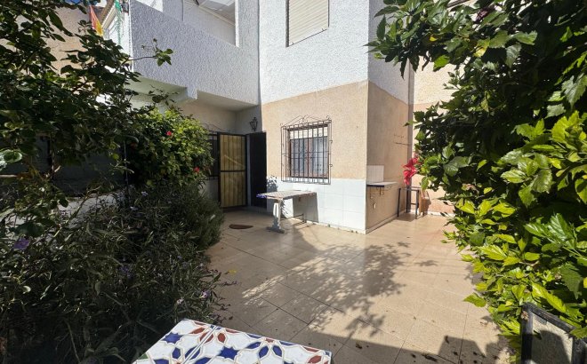 Resale - Bungalow -
Torrevieja - Costa Blanca