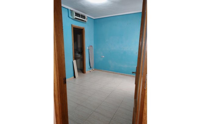 Resale - Apartment -
Torrevieja - Centro