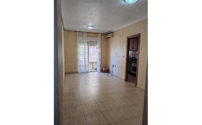 Resale - Apartment -
Torrevieja - Centro