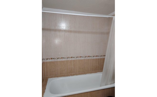 Resale - Apartment -
Torrevieja - Centro