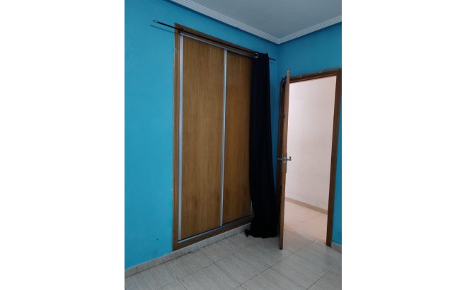 Resale - Apartment -
Torrevieja - Centro