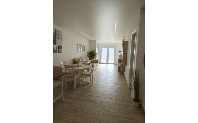 Herverkoop - Town House -
Torrevieja