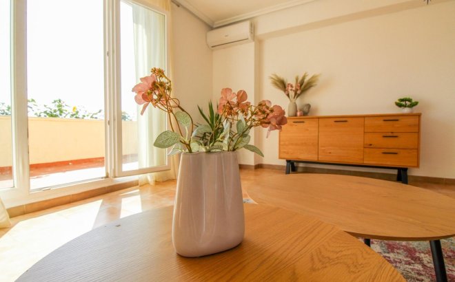 Resale - Penthouse -
Torrevieja - Punta Prima