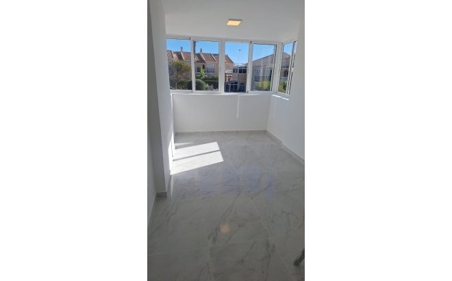 Resale - Town House -
Torrevieja - Aguas Nuevas