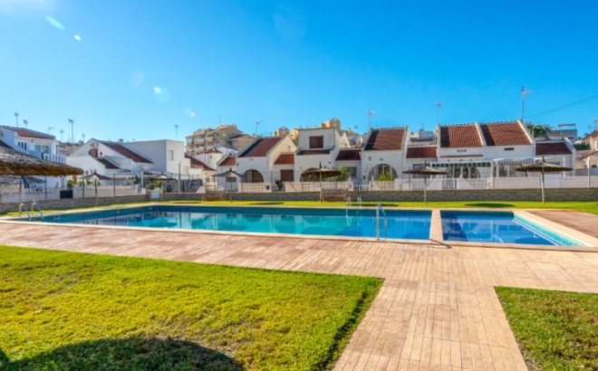 Revente - Town House -
Torrevieja - Costa Blanca