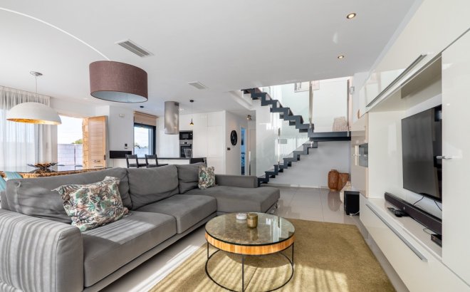 Resale - Villa -
Ciudad Quesada - Costa Blanca