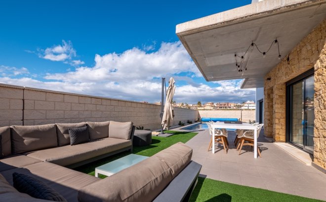 Resale - Villa -
Ciudad Quesada - Costa Blanca