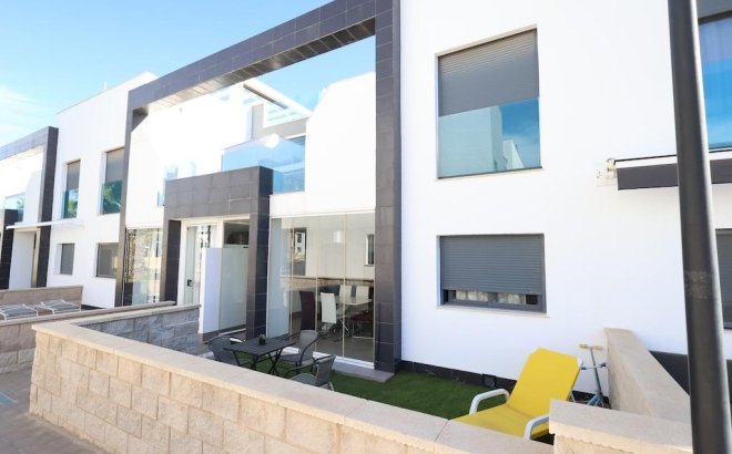 Resale - Bungalow -
Orihuela Costa - Costa Blanca