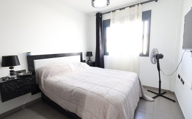 Resale - Bungalow -
Orihuela Costa - Costa Blanca