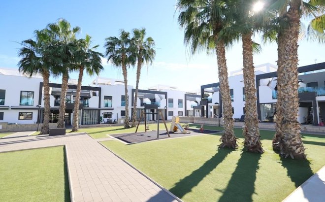 Resale - Bungalow -
Orihuela Costa - Costa Blanca