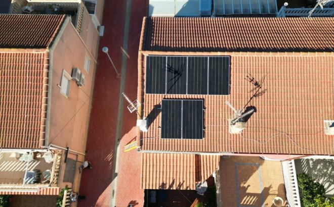 Resale - Terraced house -
Torrevieja - Playa De Los Naufragos