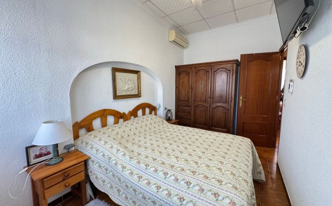 Resale - Terraced house -
Torrevieja - Playa De Los Naufragos
