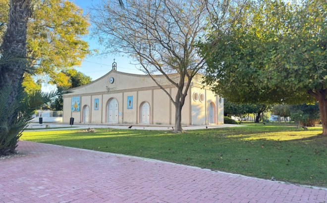 Resale - Terraced house -
Torrevieja - Playa De Los Naufragos