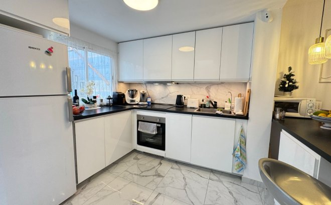 Resale - Terraced house -
Torrevieja - Playa De Los Naufragos