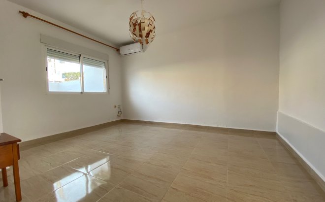Herverkoop - Town House -
Los Balcones - Costa Blanca
