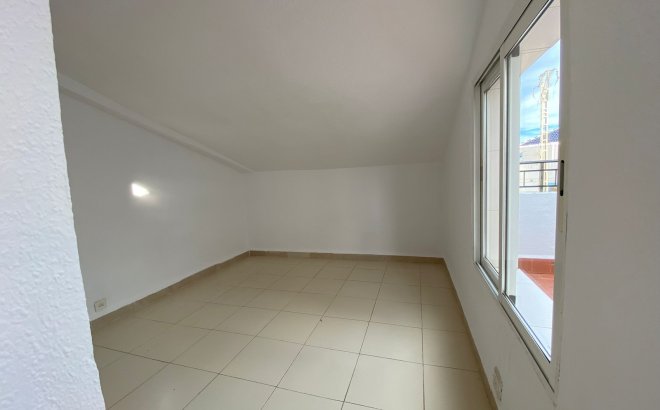 Herverkoop - Town House -
Los Balcones - Costa Blanca