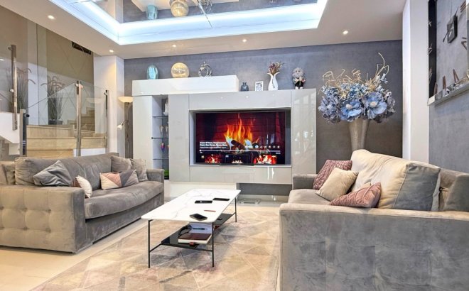 Resale - Villa -
Orihuela Costa - Costa Blanca