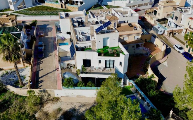 Resale - Villa -
Orihuela Costa - Costa Blanca