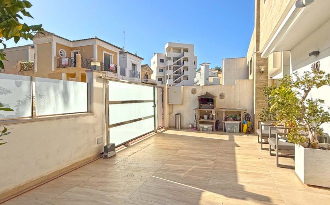 Resale - Villa -
Orihuela Costa - Costa Blanca