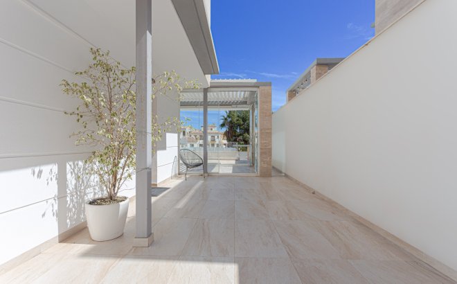 Resale - Villa -
Orihuela Costa - Costa Blanca