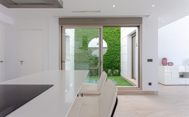 Resale - Villa -
Orihuela Costa - Costa Blanca