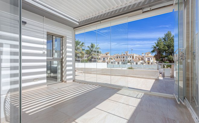 Resale - Villa -
Orihuela Costa - Costa Blanca