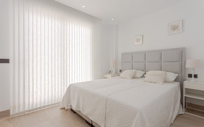 Resale - Villa -
Orihuela Costa - Costa Blanca