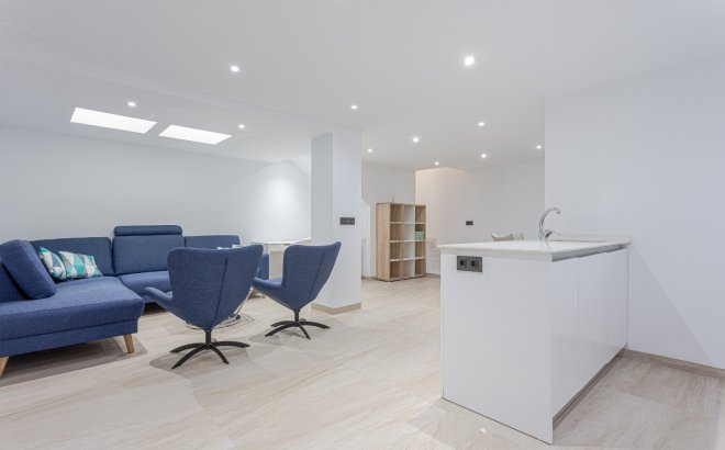 Resale - Villa -
Orihuela Costa - Costa Blanca