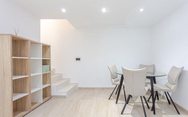 Resale - Villa -
Orihuela Costa - Costa Blanca