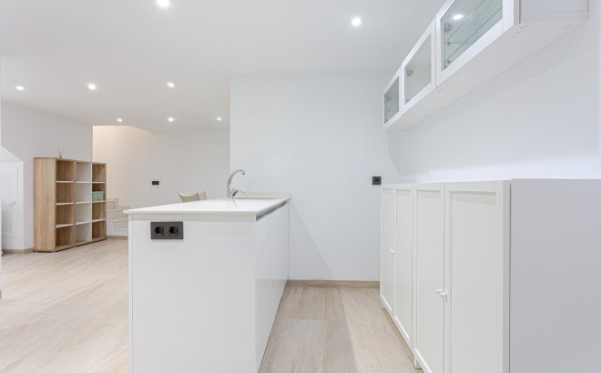 Resale - Villa -
Orihuela Costa - Costa Blanca