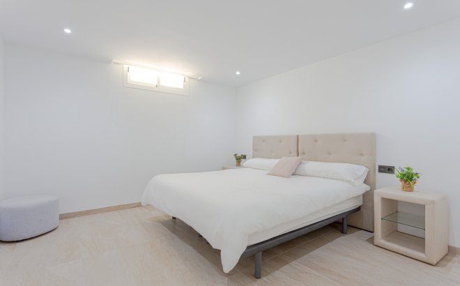 Resale - Villa -
Orihuela Costa - Costa Blanca