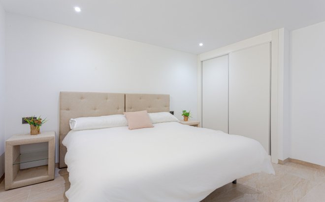 Resale - Villa -
Orihuela Costa - Costa Blanca