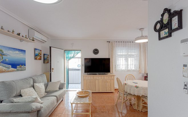 Resale - Villa -
Orihuela Costa - Costa Blanca
