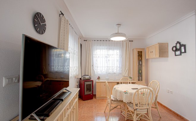 Resale - Villa -
Orihuela Costa - Costa Blanca