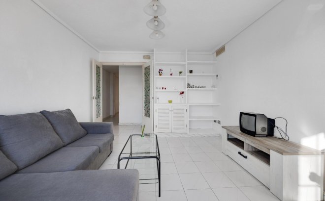 Resale - Apartment -
Torrevieja - Centro