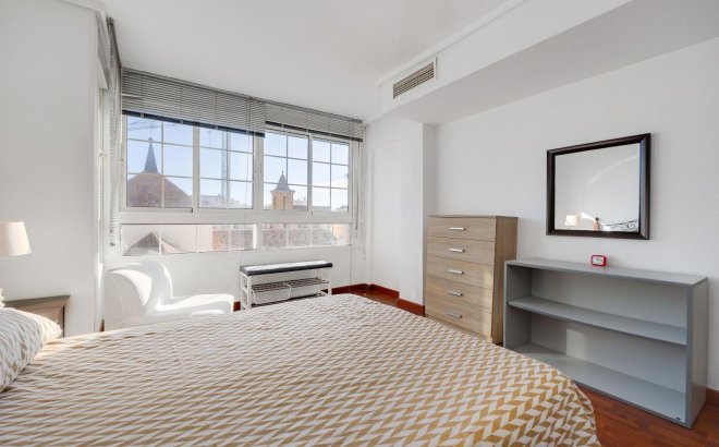 Resale - Apartment -
Torrevieja - Centro