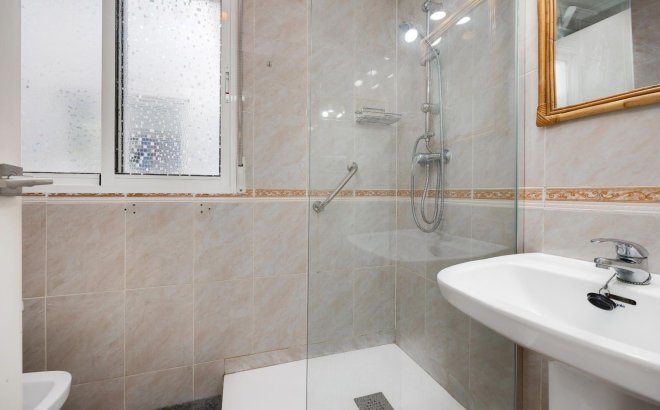 Resale - Apartment -
Torrevieja - Centro
